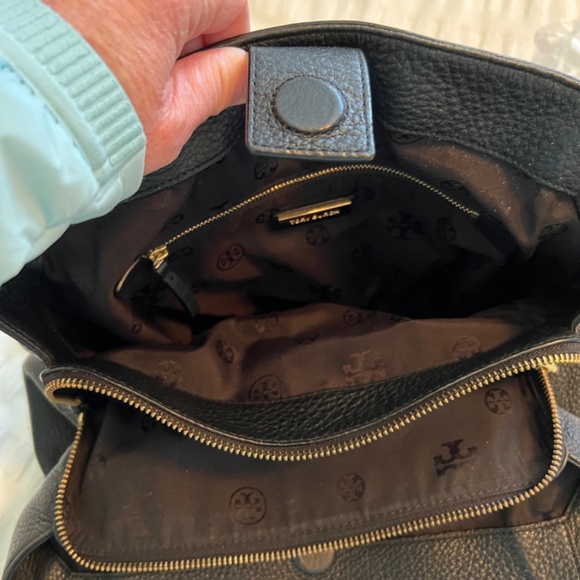 Tory Burch Black Leather Shoulder Bag - Picture 8 of 15